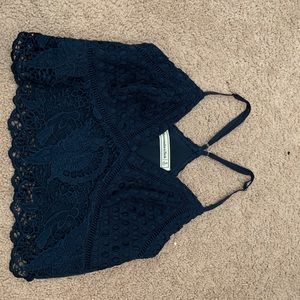 ABERCROMBIE NAVY CROP TOP! LACE SIZE SMALL